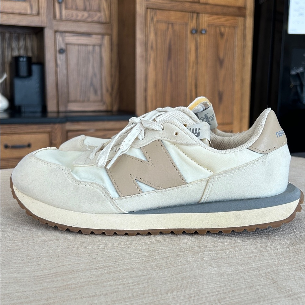 New Balance 237 Beige Turtledove Sneakers Trainers Athletic Shoes Men’s size 7 - Picture 3 of 9